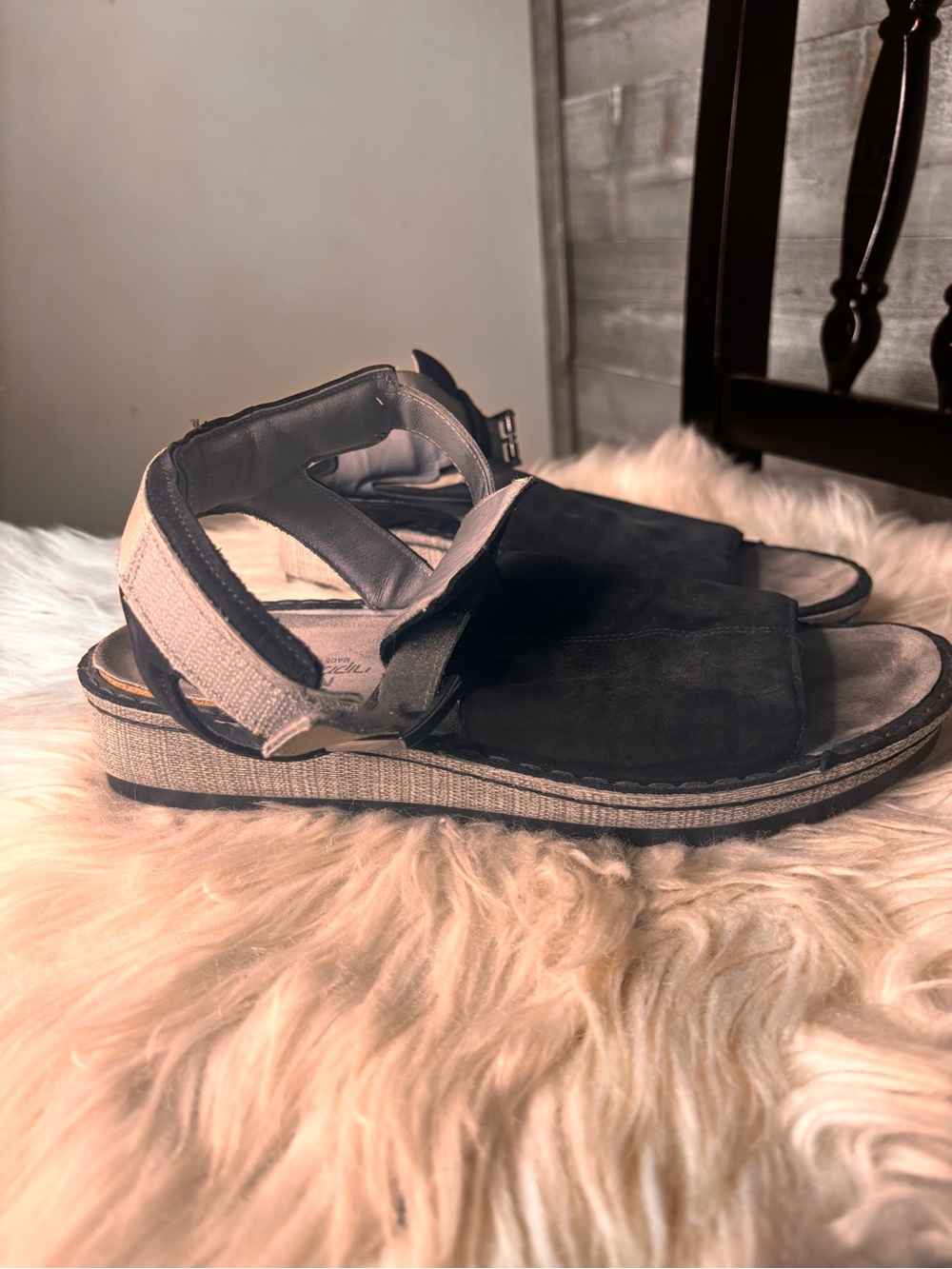 Naot comfort Womens Open-Toe Suede Sandals in Black and grey orthopedic